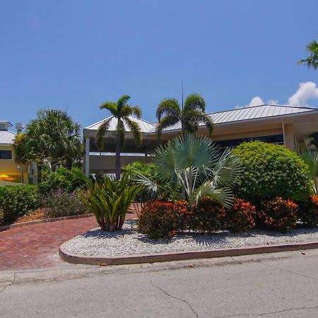 Sea Breeze, Studio 510, Beach Steps Away!+Pool+Wifi Ruskin Bagian luar foto