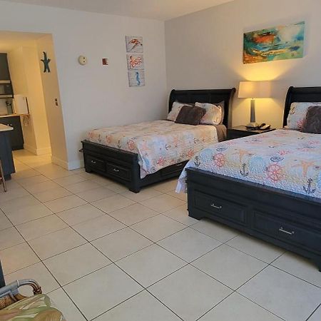 Sea Breeze, Studio 510, Beach Steps Away!+Pool+Wifi Ruskin Bagian luar foto