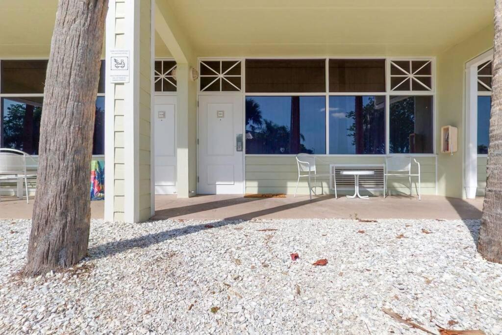 Sea Breeze, Studio 510, Beach Steps Away!+Pool+Wifi Ruskin Bagian luar foto