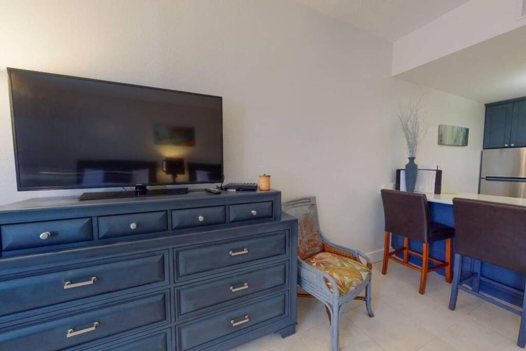 Sea Breeze, Studio 510, Beach Steps Away!+Pool+Wifi Ruskin Bagian luar foto