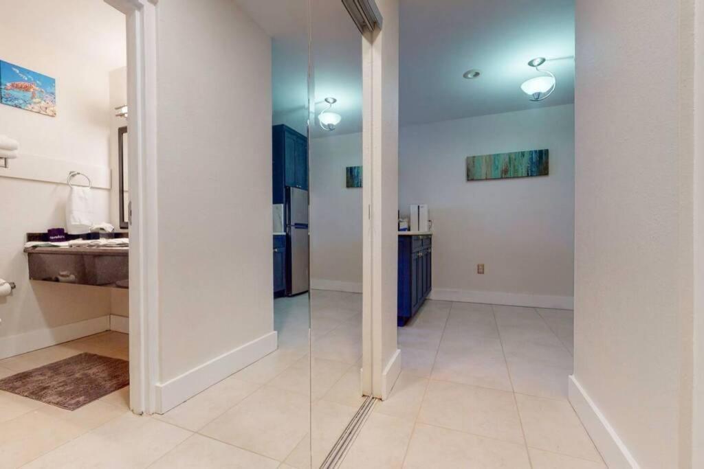 Sea Breeze, Studio 510, Beach Steps Away!+Pool+Wifi Ruskin Bagian luar foto
