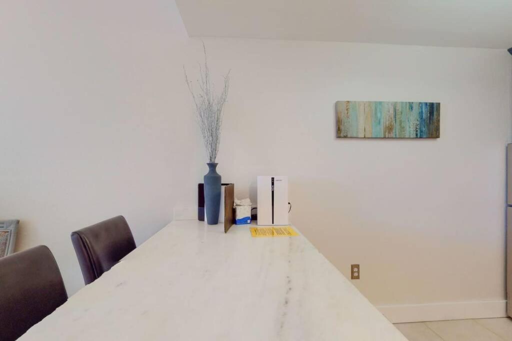 Sea Breeze, Studio 510, Beach Steps Away!+Pool+Wifi Ruskin Bagian luar foto
